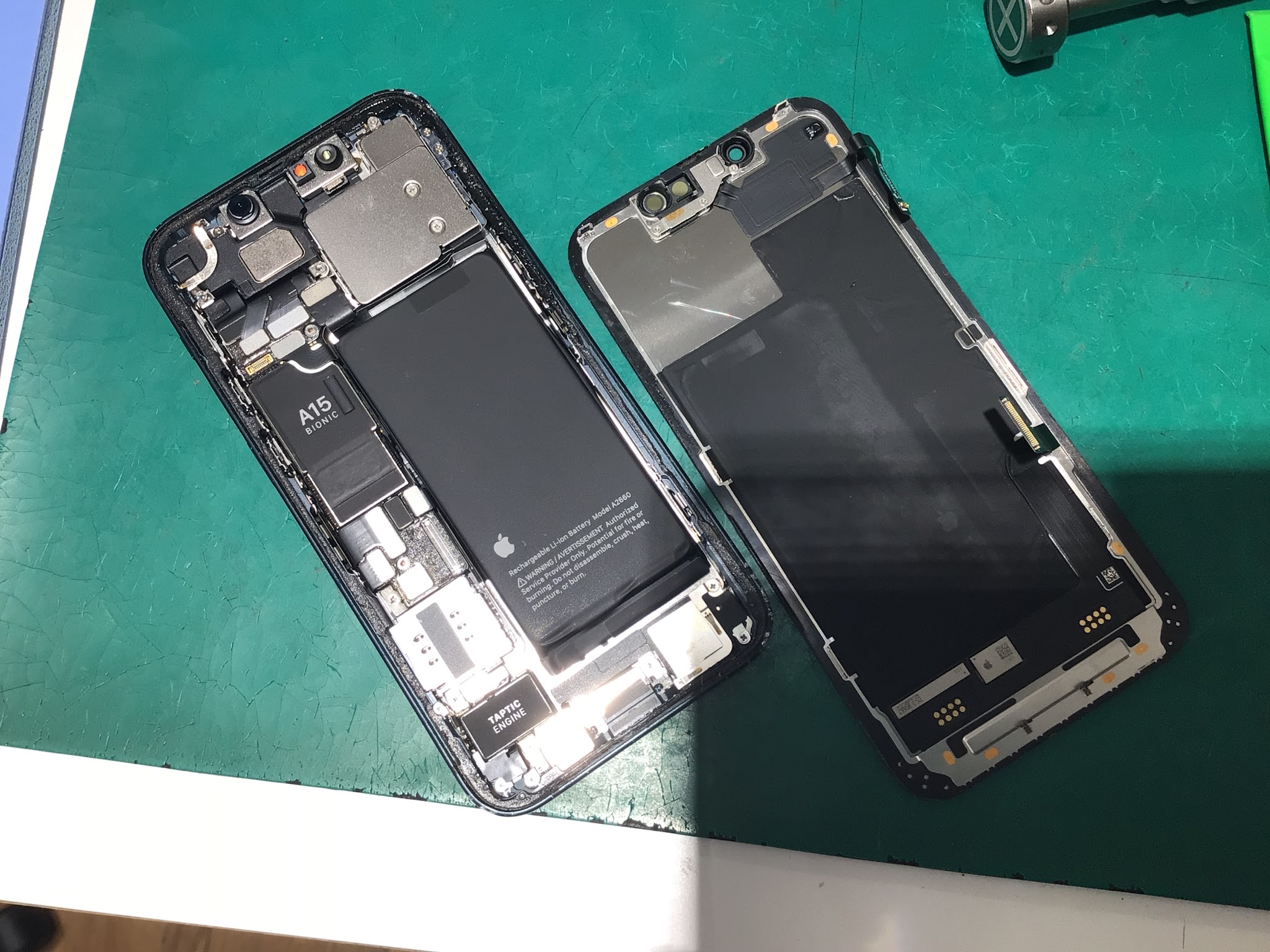 iPhone13mini(アイフォーン)のバッテリーの持ちが気になりだしたら、スマホ修理工房グランデュオ蒲田店にご相談下さい！